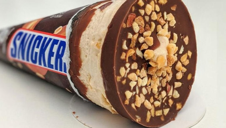 Zaboravite Kinder Bueno sladoled - stigao je Snickers kornet