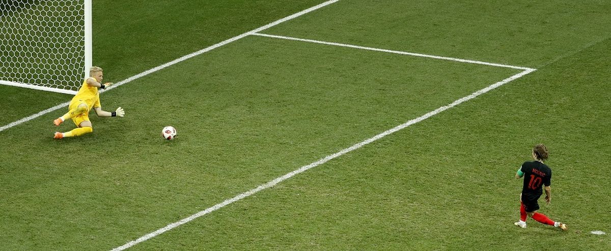 Pogledajte kako je Schmeichel skinuo Modriću penal u 116. minuti