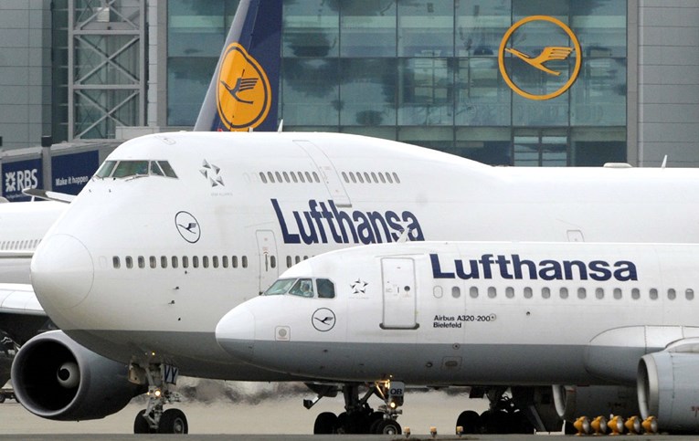 Lufthansa ima gubitak od 2,1 milijarde eura, najavljuje restrukturiranje