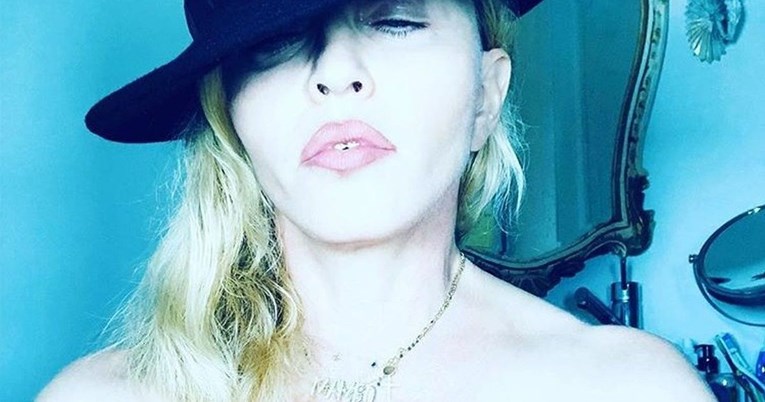 Madonna šokirala fanove fotografijom u prozirnim gaćicama