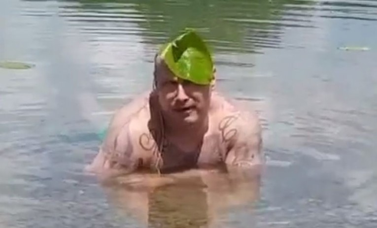 Stoka otvorio sezonu kupanja pa se požalio na bolan problem