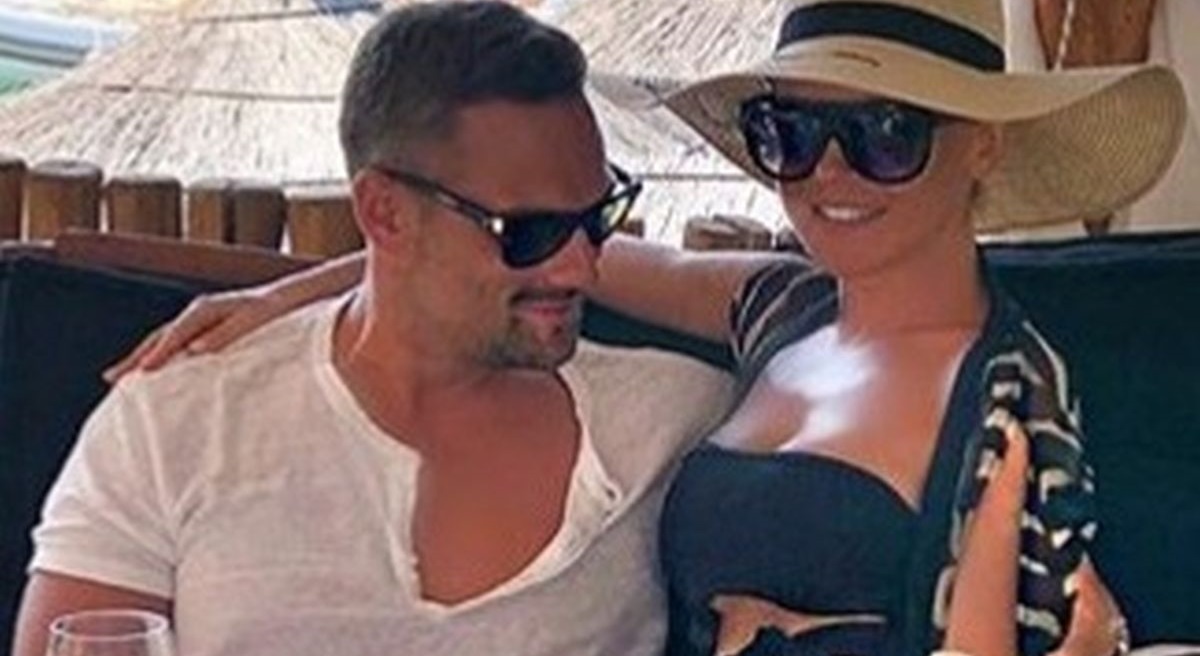 "Koji kič": Maja Šuput objavila fotke s putovanja sa zaručnikom