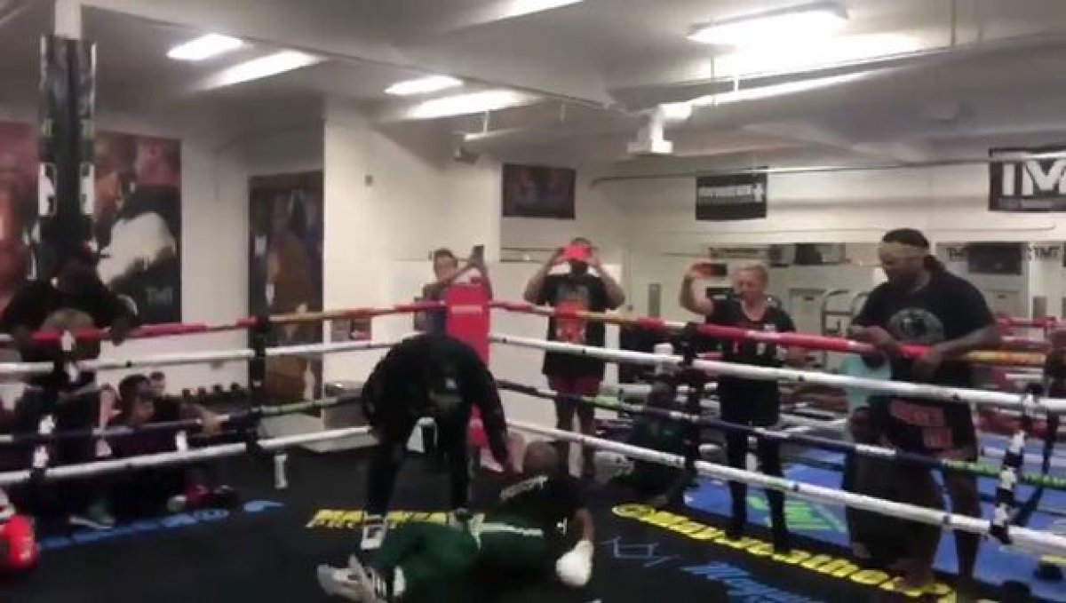 VIDEO Nokautiran otac Floyda Mayweathera