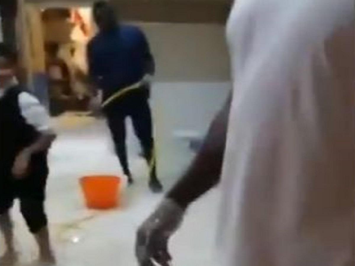 VIDEO Zvijezda Liverpoola čisti WC u džamiji nakon gola za pobjedu