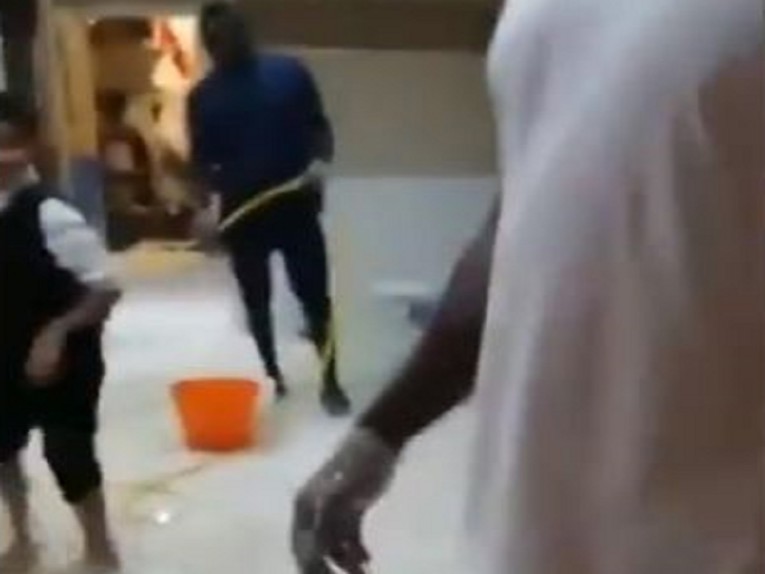VIDEO Zvijezda Liverpoola čisti WC u džamiji nakon gola za pobjedu