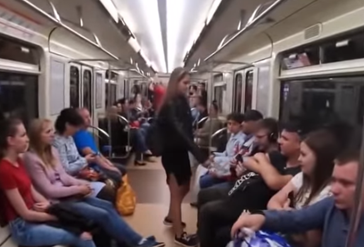 Razbjesnilo je muško širenje nogu u javnom prijevozu pa je smislila groznu kaznu