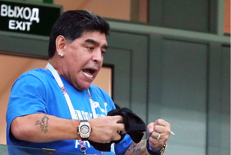 Maradona objasnio zašto bi se Messi trebao oprostiti od reprezentacije
