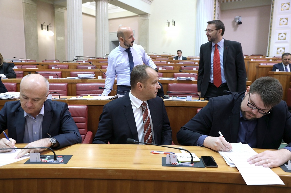 Maras ministru Mariću poklonio cvijeće