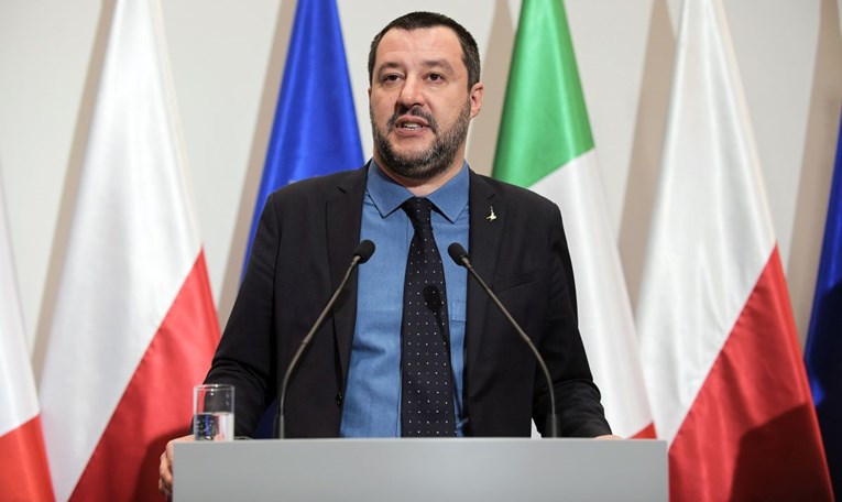 Salvini: Brod sa skoro 400 migranata vraćen je u Libiju