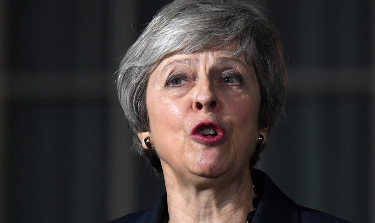 Čeka li May još jedna ostavka ministra zbog Brexita?