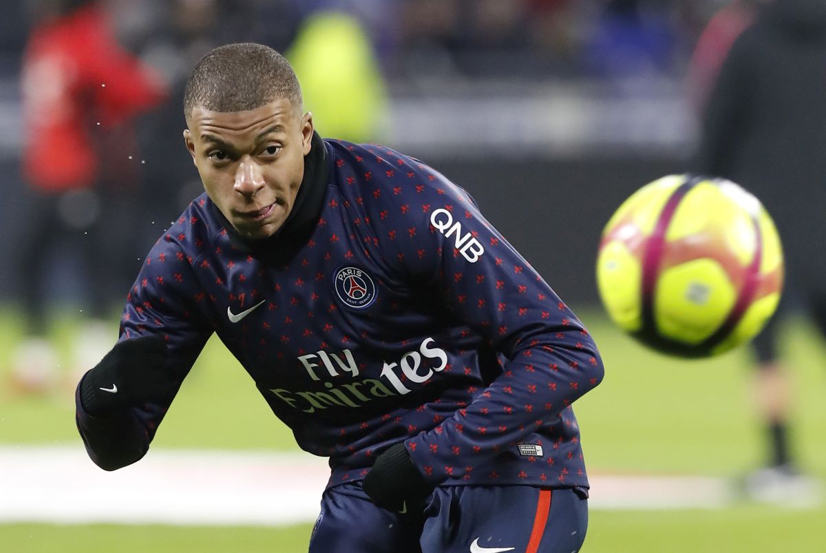 Ekipa PSG-a zbog doping kontrole kasnila sat vremena u povratku za Francusku
