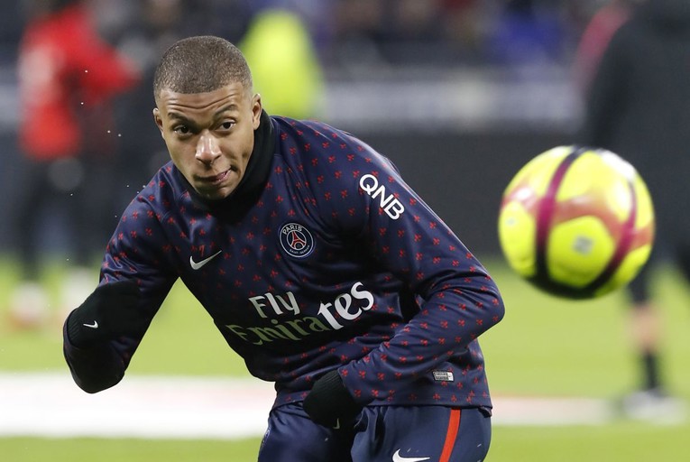 Ekipa PSG-a zbog doping kontrole kasnila sat vremena u povratku za Francusku