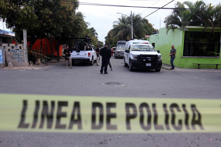 Deset osoba ubijeno u Meksiku, tijela pronađena usred dana u izrešetanim autima