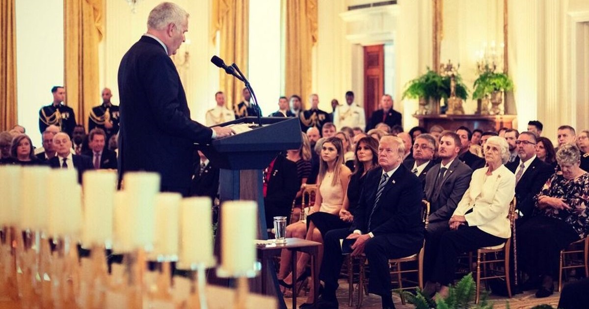 Šuškalo se da je bila na estetskoj operaciji: Objavljene prve Melanijine fotke nakon 25 dana