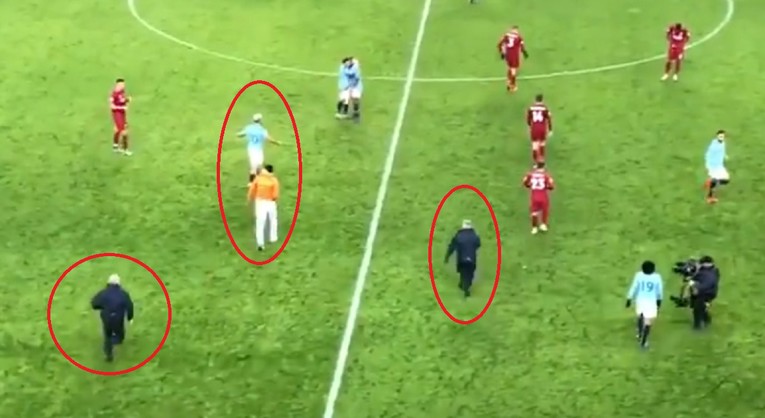 Igrač Cityja s tribine uletio na teren, redari mislili da je huligan