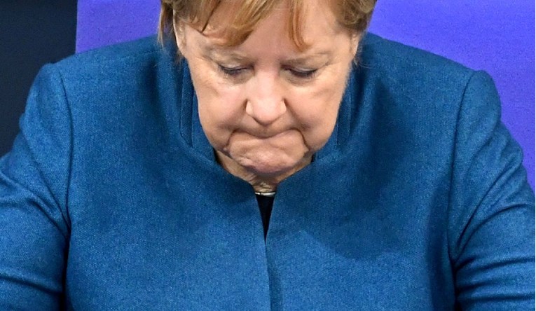 Merkel na meti hakera. Objavili joj podatke o karticama, mailu i broj mobitela