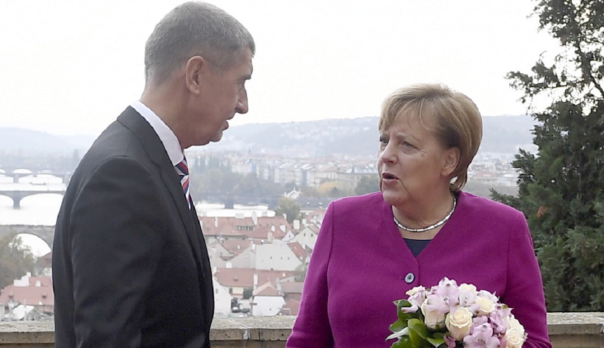 Merkel: Nećemo više slati oružje Saudijcima. Macron: To je demagogija