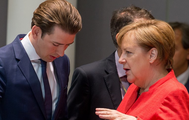 Kurz želi uvjeriti Angelu Merkel da Europi trebaju jače granice