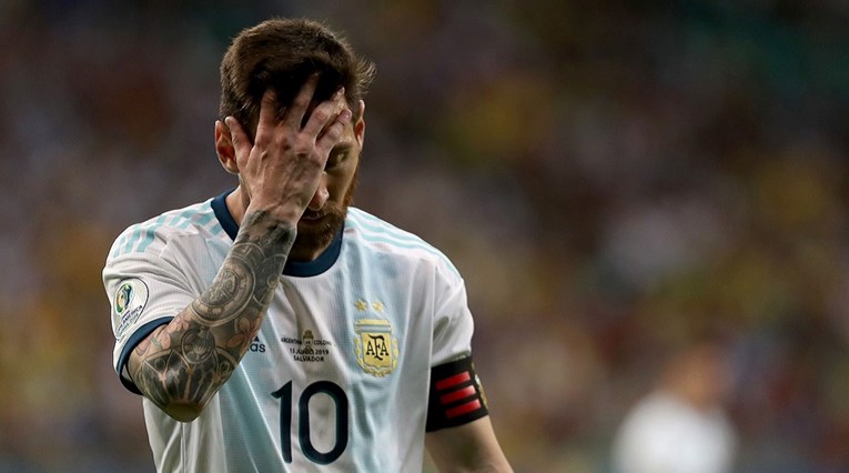 ARGENTINA - KOLUMBIJA 0:2 Messijev povratak na Copi počeo novim debaklom