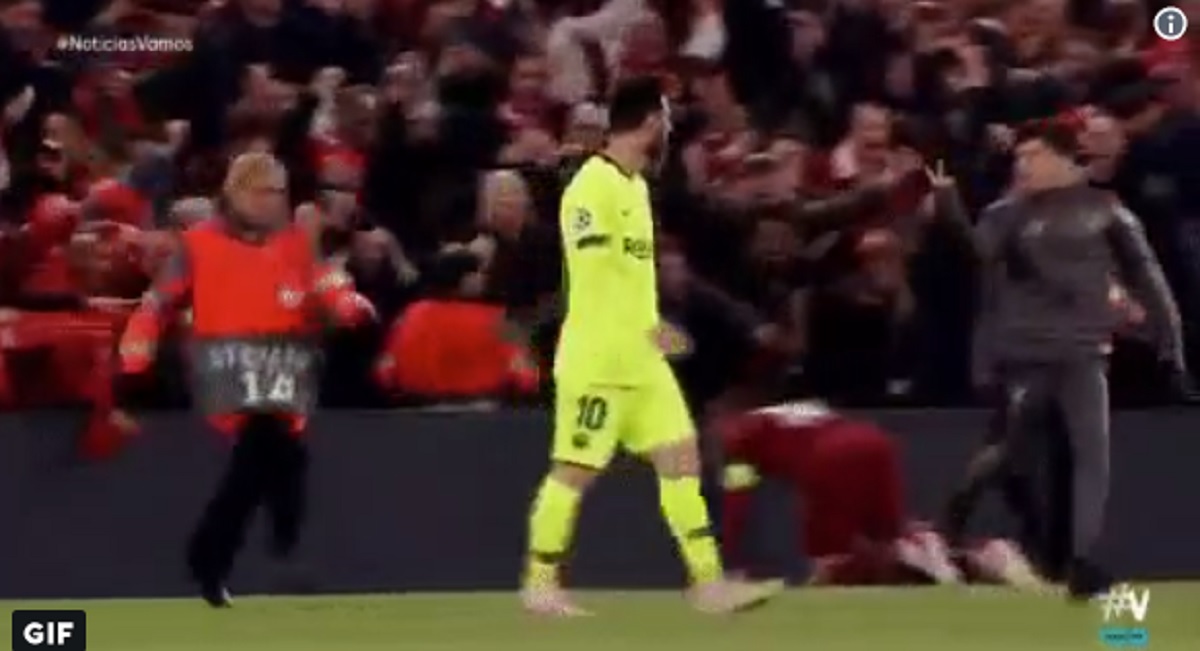 Dječak utrčao u teren i Messija gestom podsjetio na bolnu činjenicu