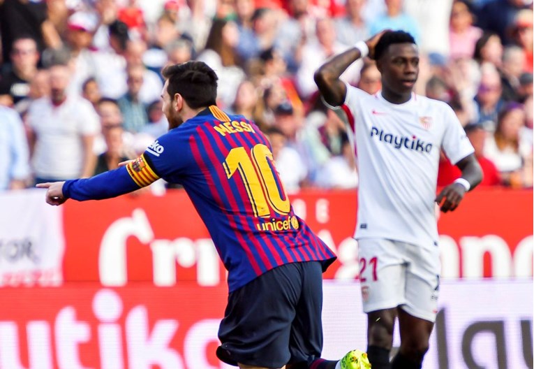 SEVILLA - BARCELONA 2:4 Strašni Messi hat-trickom i asistencijom spasio Barcu
