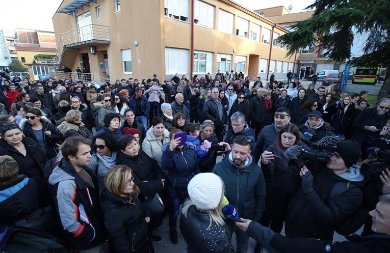 U Metkoviću održan prosvjed zbog smrti dječaka Gabrijela: "Nećemo stati!"