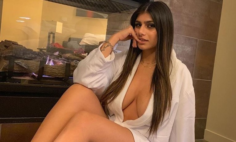 Mia Khalifa napala nogometaša: "Bio si na koljenima više nego ja nekad"