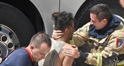 VIDEO Migrant u Sarajevu zaglavio ispod autobusa, spasili ga vatrogasci