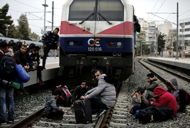 Migranti blokirali glavni željeznički kolodvor u Ateni