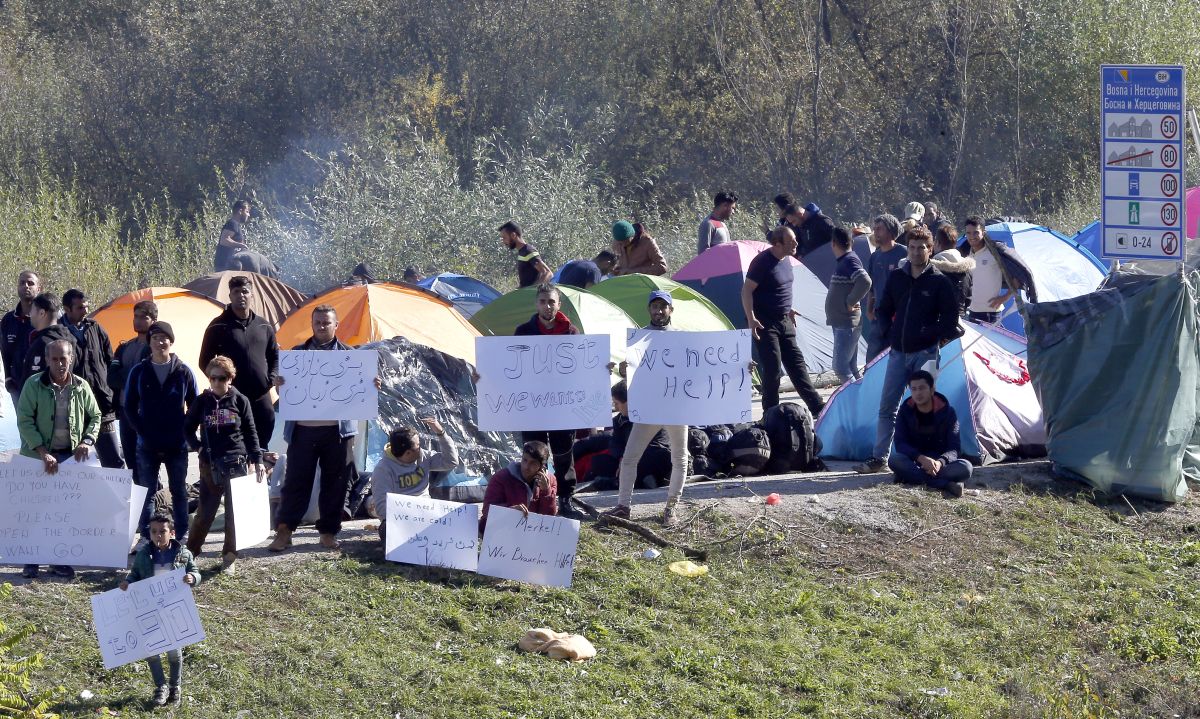 Reuters piše o hrvatskoj policiji: Zaustavljaju migrante na putu u EU