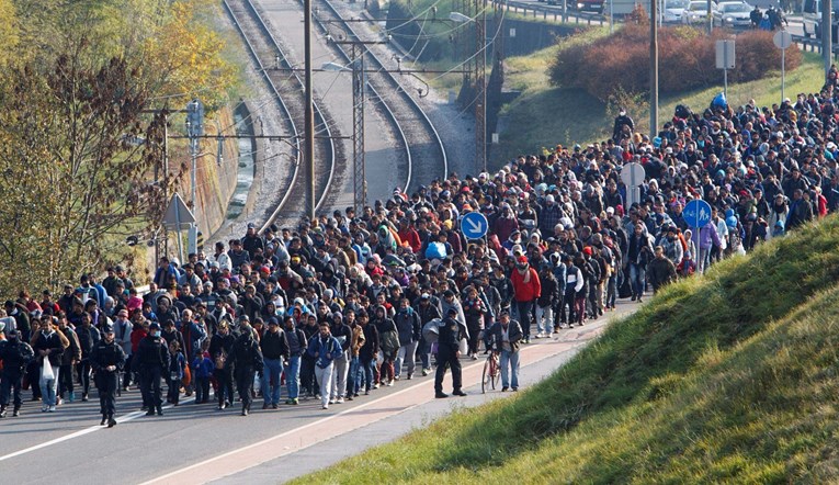 Broj tražitelja azila u Njemačkoj pao lani