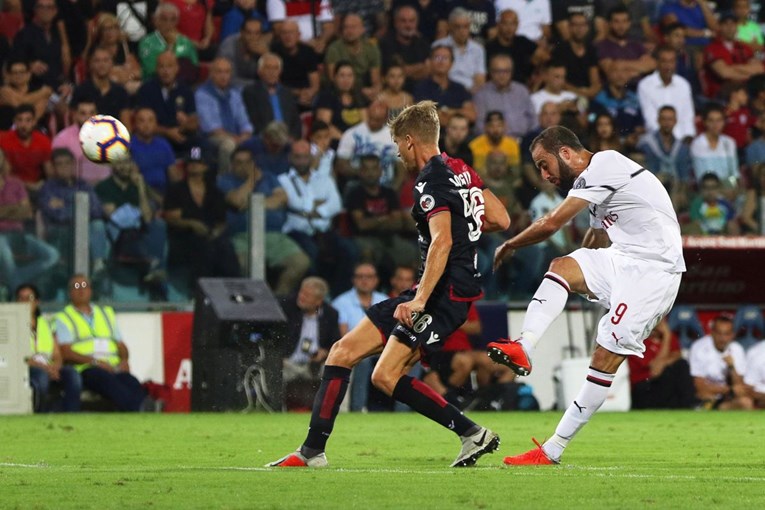 Higuain spasio Milan od poraza kod Cagliarija