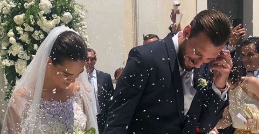 Nogometaš Milana oženio se prelijepom manekenkom na raskošnoj svadbi