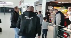 VIDEO Mirku se u zagrljaj u zračnoj luci bacio mlađi sin Filip