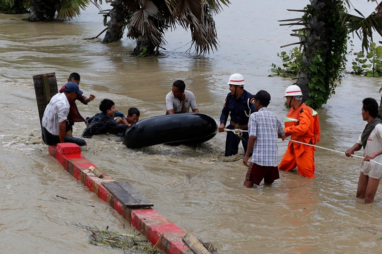 VIDEO Zbog pucanja brane u Mjanmaru poplavljeno najmanje 85 sela