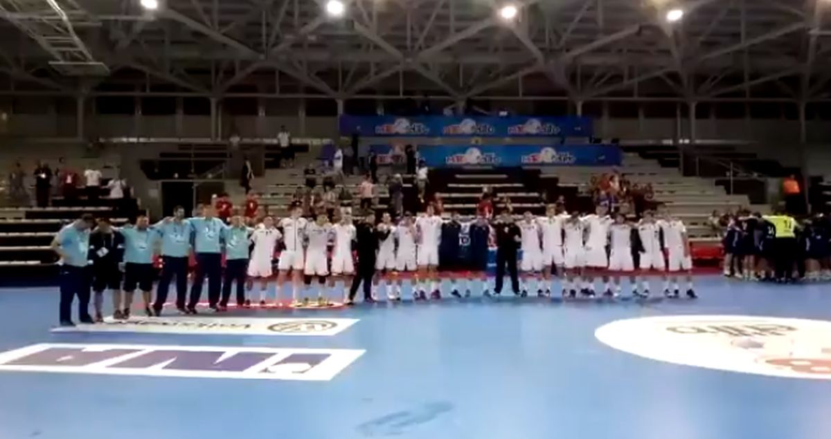 "Poljubi zemlju": Mladi rukometaši slavili uz Mišin hit