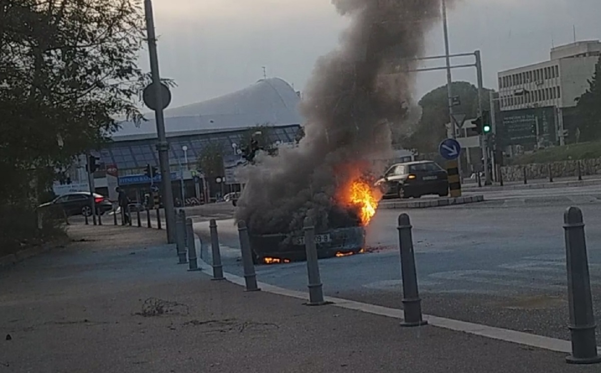 VIDEO U Splitu planuo automobil