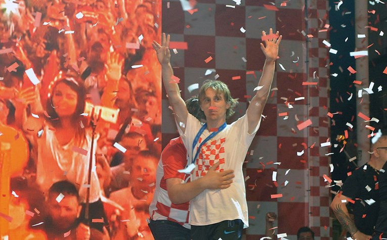 Luka Modrić poveo cijeli Trg u delirij: "Ajmo Thompson, još jednu"