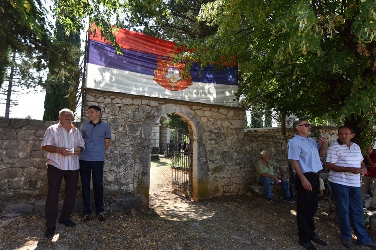 Kod Knina održana komemoracija za Srbe ubijene nakon Oluje