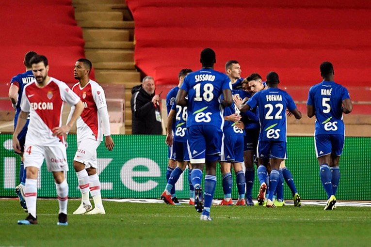 Monaco izgubio 1:5, bijesni navijači pozvali igrače na razgovor