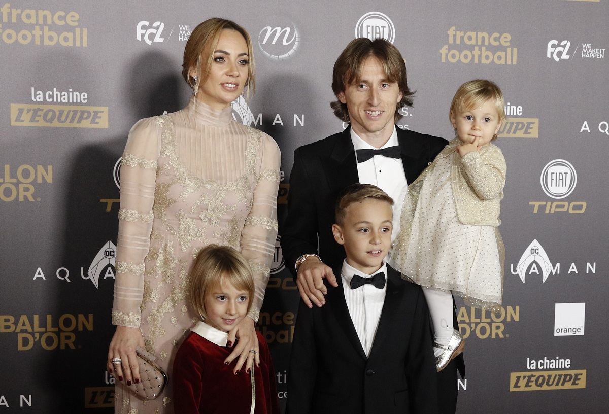 Modrić na Zlatnu loptu poveo obitelj, Vanja blistala u svečanoj haljini