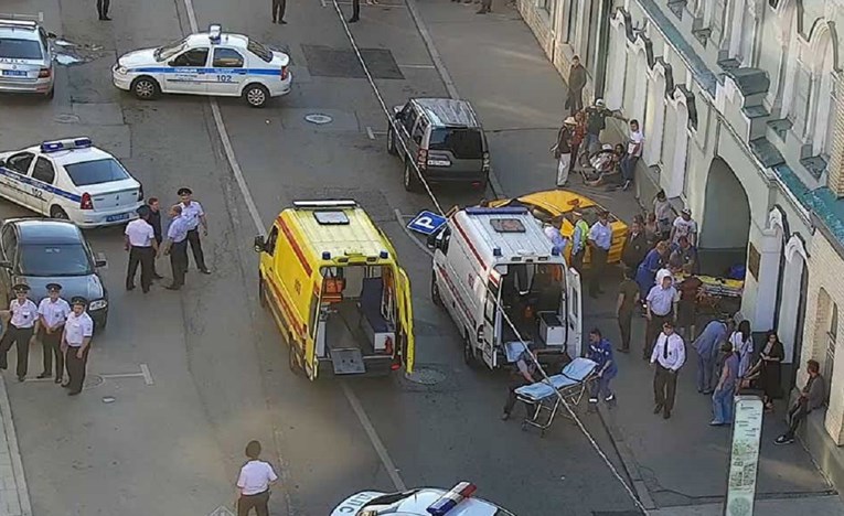 VIDEO Taksi se zabio u navijače u centru Moskve, sedam ozlijeđenih