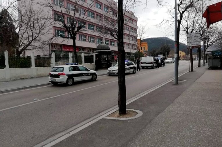 Završila talačka kriza u Mostaru, predali se pljačkaši banke