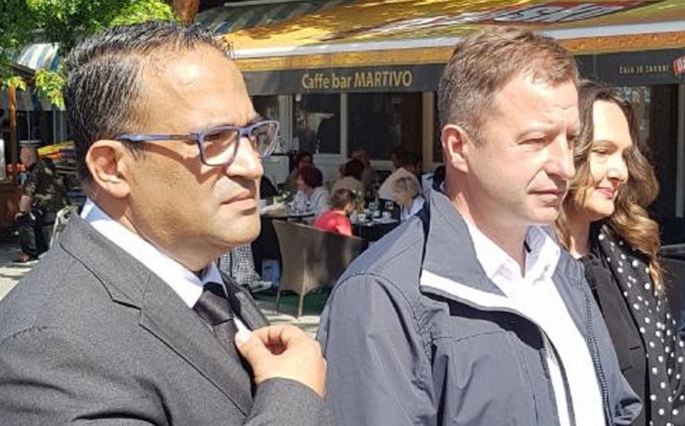 Mostov Sirijac u Slavonskom Brodu: "Postaje li Hrvatska okupljalište migranata?"