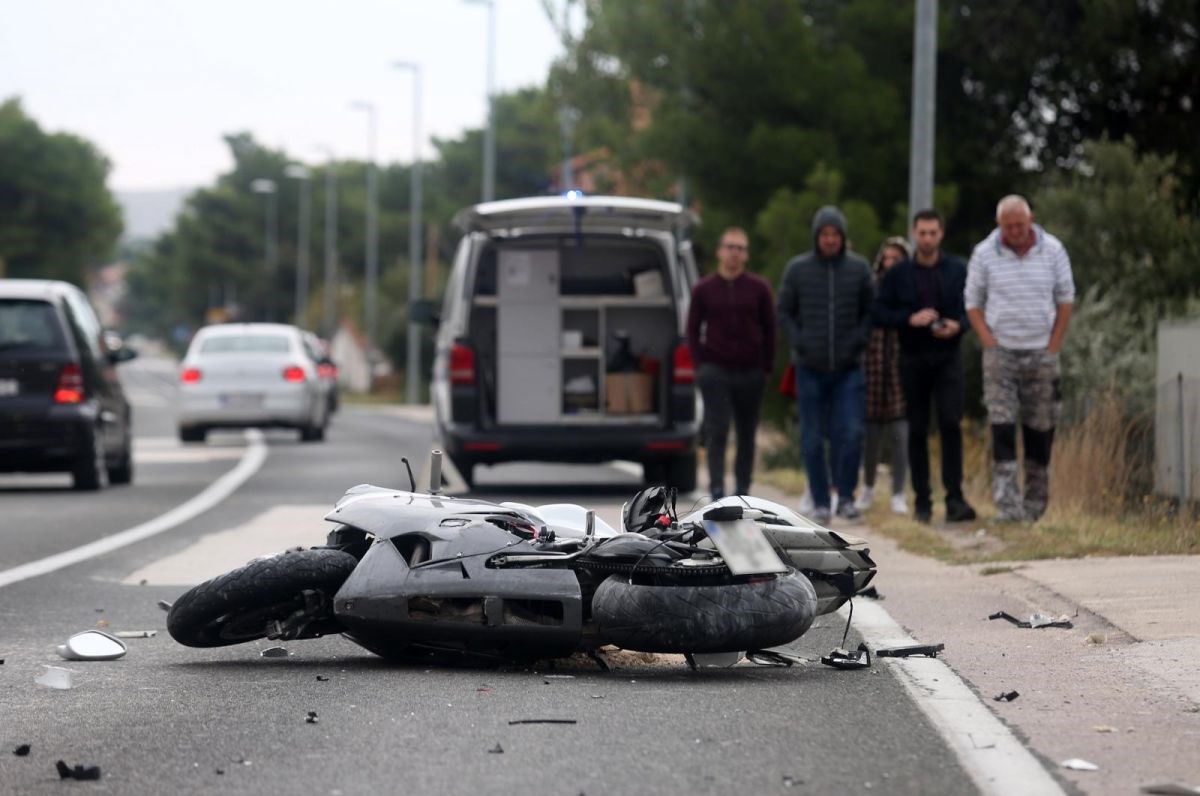 U nesreći kod Šibenika stradao vozač motora