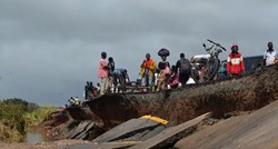 Oluja u Mozambiku ubila preko 200 osoba. Ljudi se penjali na drveće da se spase