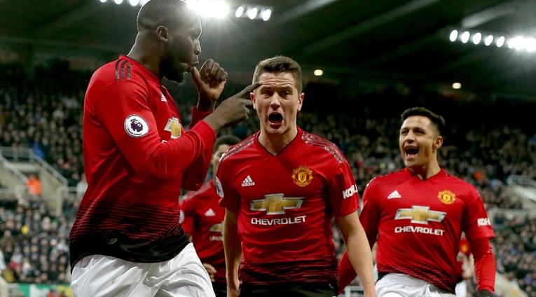 Nezaustavljivi United dobio četvrtu utakmicu zaredom, veliki kiks Chelseaja