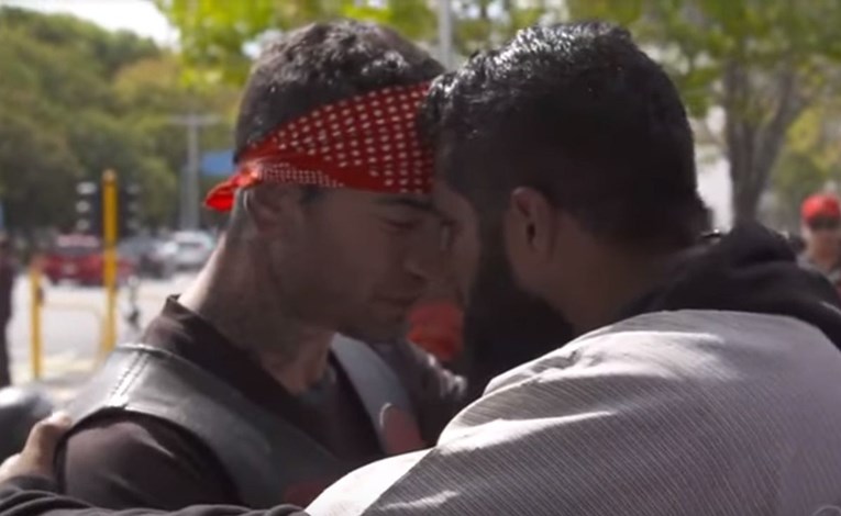 Novozelandski bajkeri obećali čuvati svoju "muslimansku braću" tijekom molitve