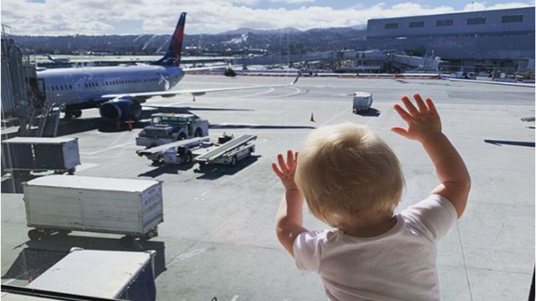 Mama zaboravila bebu na aerodromu pa napravila scenu: "Odbija nastaviti s letom"