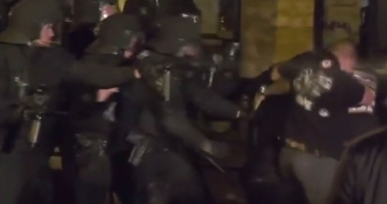Na koncertu u Njemačkoj sukob neonacista i policije, ozlijeđeno osam policajaca